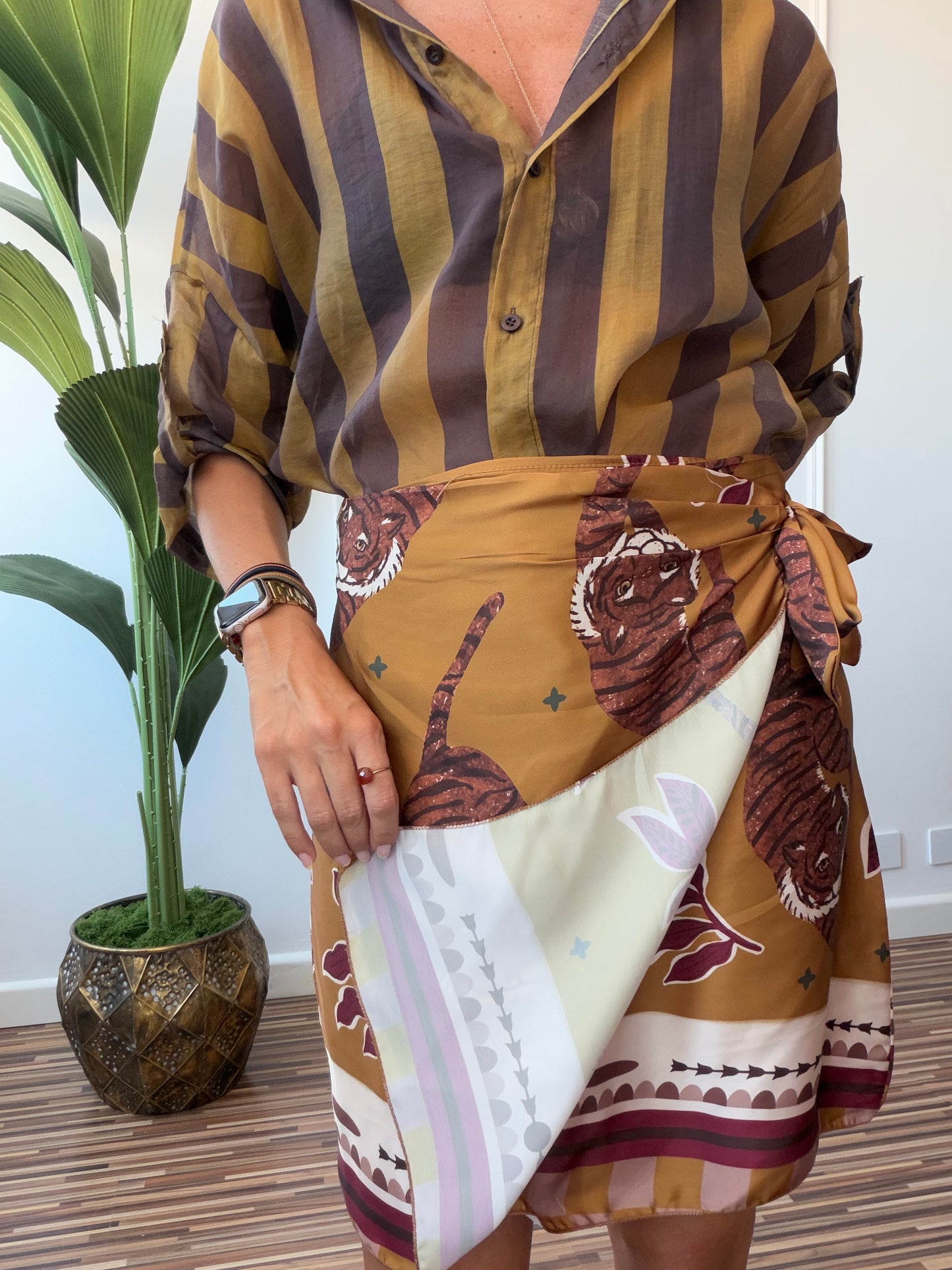 Falda satén Limited